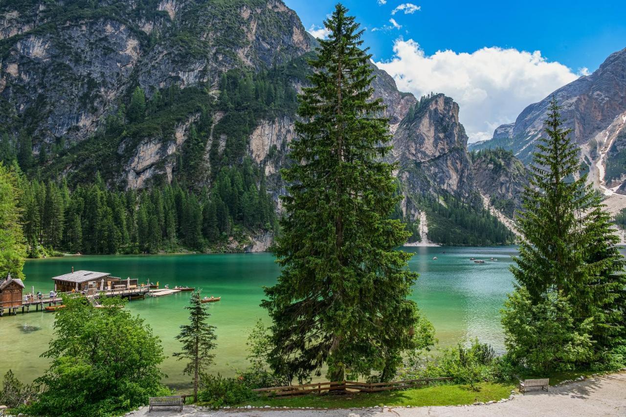 Hotel Lago Di Braies Braies  Exterior photo